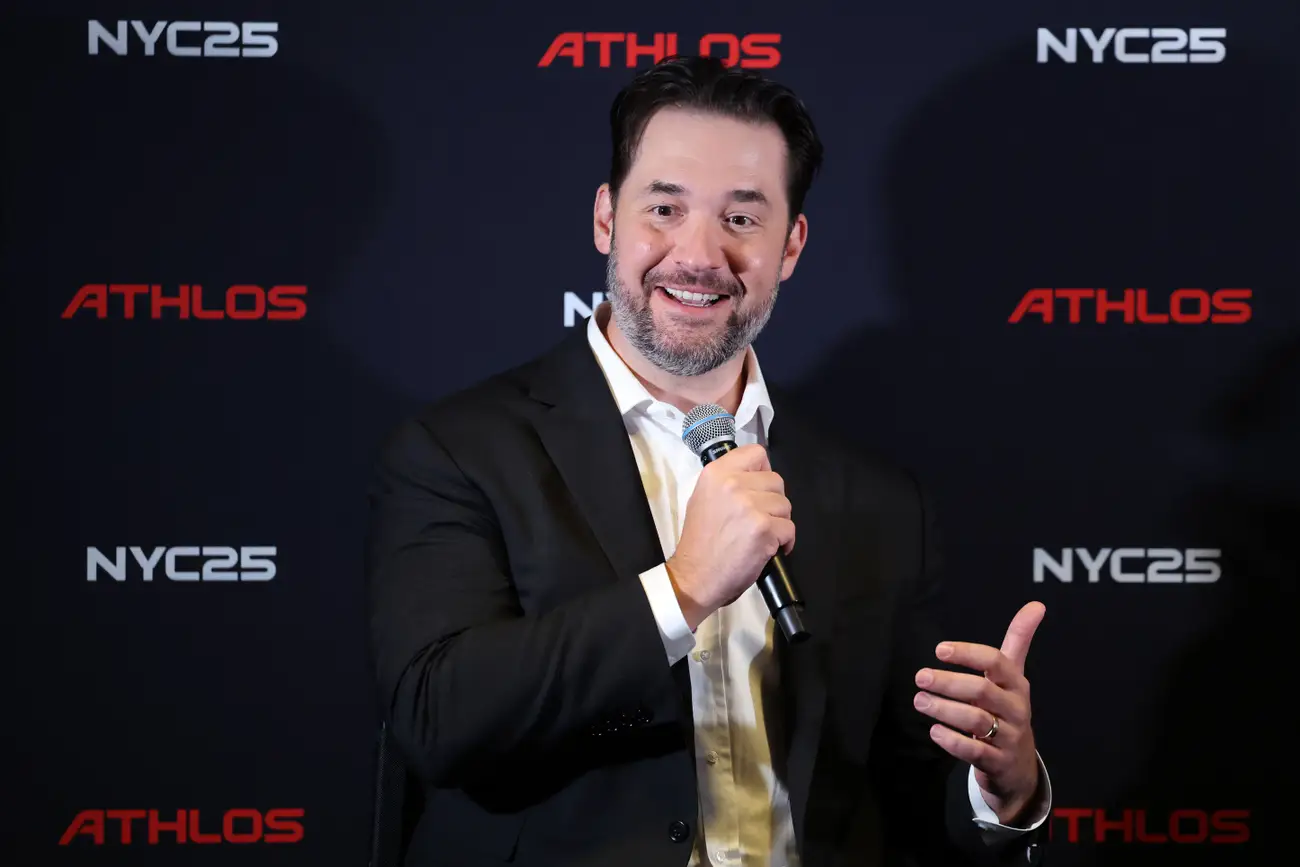 Reddit cofounder Alexis Ohanian says 'much of the internet is now dead'
