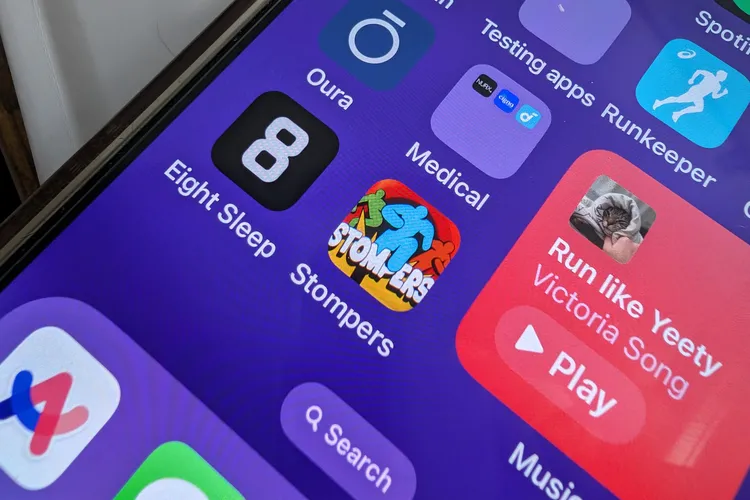 This walking app let me whack my co-workers with a baseball bat